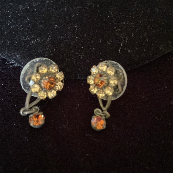 Vintage earrings and necklace set - Picture 2 of 11